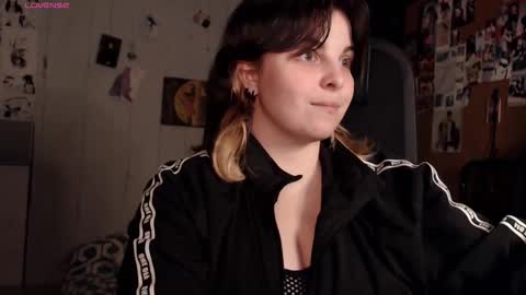 Snapshot of chill_saya chatting on November 30, 9:08 pm Saya online show from November 30, 9:08 pm