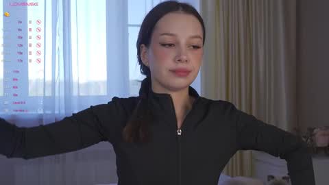 Snapshot of chillgirlll chatting on September 10, 5:18 am Nicole online show from September 10, 5:18 am