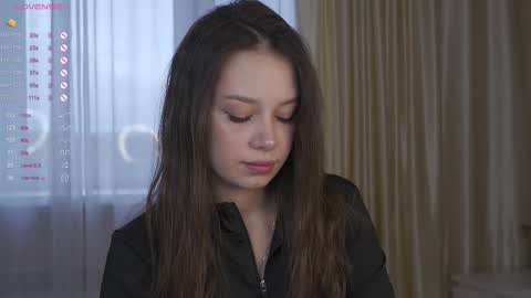 Snapshot of chillgirlll chatting on September 24, 5:11 am Nicole online show from September 24, 5:11 am