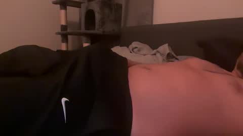 ChillGuyAVGsize online show from April 10, 5:01 am