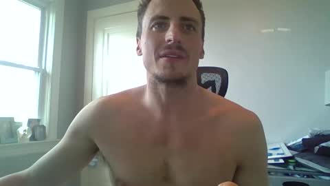 Snapshot of chillsfguy chatting on December 16, 5:00 pm Chillsfguy online show from December 16, 5:00 pm