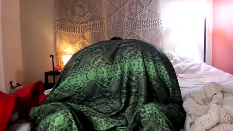 yoursensualparadise online show from March 14, 9:53 pm