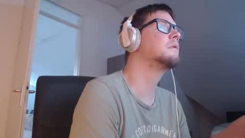 chillzonecam online show from September 8, 5:34 pm