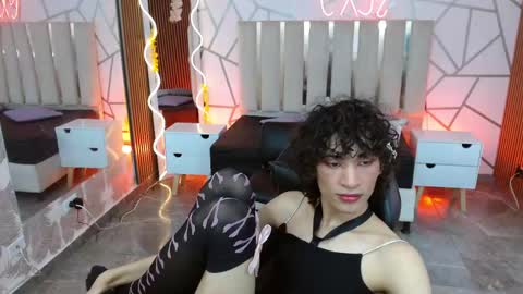 Snapshot of chipi_tay chatting on October 3, 5:10 pm chipi_tay online show from October 3, 5:10 pm