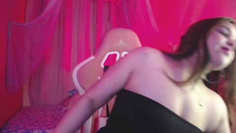 chloe online show from December 4, 2:59 pm