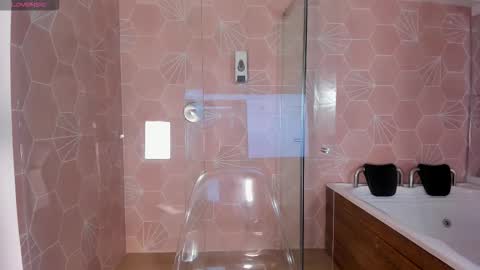 Chloe online show from November 10, 11:42 am