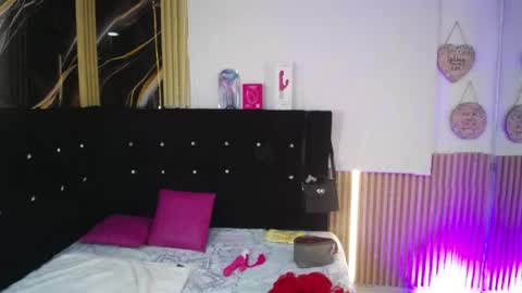 Chloe  online show from April 6, 1:01 pm