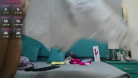 Chloe  online show from April 8, 1:00 pm