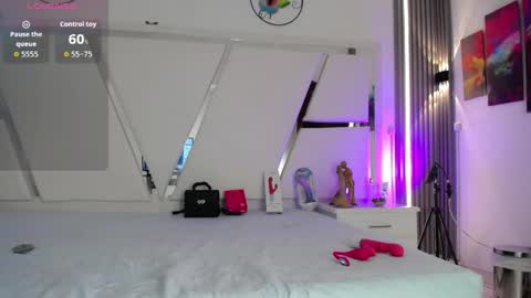 Chloe  online show from April 16, 1:01 pm