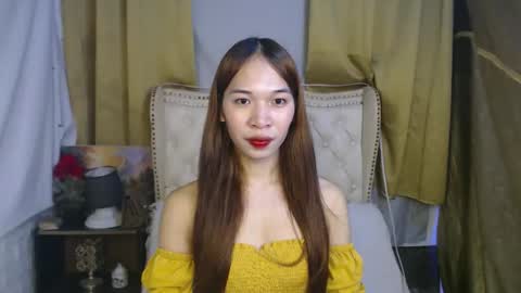 Snapshot of chloe_bilat chatting on November 13, 11:36 pm chloe_bilat online show from November 13, 11:36 pm