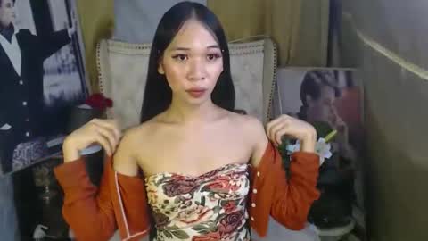 Snapshot of chloe_bilat chatting on November 25, 11:27 pm chloe_bilat online show from November 25, 11:27 pm