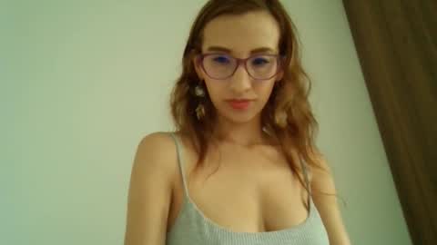 Snapshot of chloe_bitelly chatting on February 19, 8:16 pm Chloe Bitelly online show from February 19, 8:16 pm