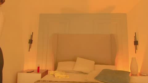 Chloe online show from April 13, 12:10 pm