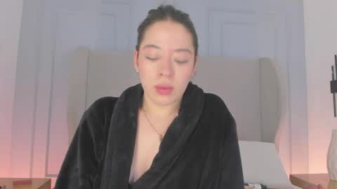 Chloe online show from May 31, 6:09 pm
