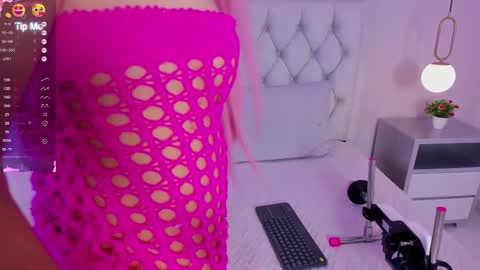 CLHOE  online show from January 16, 9:41 pm