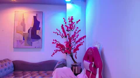 Chloe online show from March 9, 11:14 am