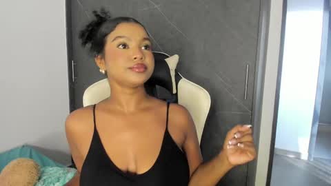 Snapshot of chloe_evans21 chatting on May 28, 10:40 pm chloe online show from May 28, 10:40 pm