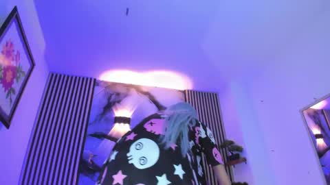 Snapshot of chloe_jacksonn chatting on June 3, 8:03 pm chloe_jacksonn online show from June 3, 8:03 pm