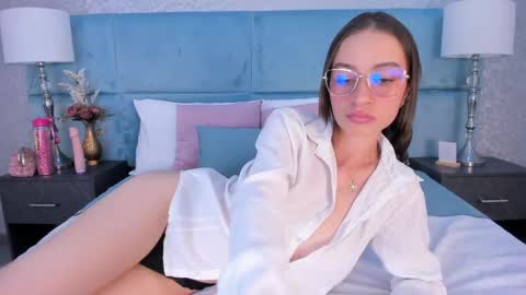Snapshot of chloe_key chatting on May 26, 8:05 pm chloe_key online show from May 26, 8:05 pm