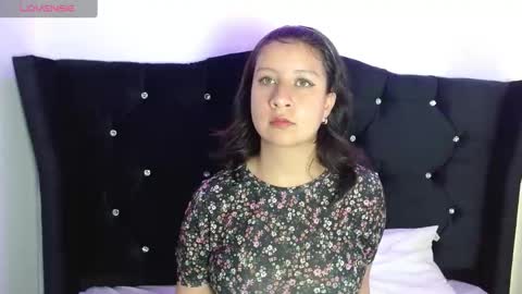 Snapshot of chloe_love_6 chatting on October 30, 12:39 pm Chloe online show from October 30, 12:39 pm