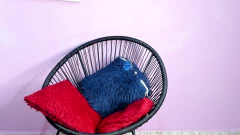 Snapshot of chloe_madisson chatting on January 3, 4:27 pm chloe online show from January 3, 4:27 pm