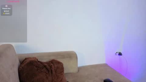 chloe online show from April 9, 3:17 am