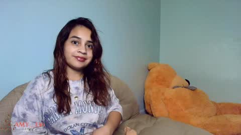 Snapshot of chloe_maia1 chatting on January 3, 1:27 am AMY online show from January 3, 1:27 am