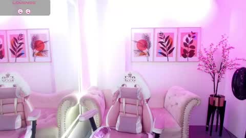 Snapshot of chloe_meoww chatting on May 11, 11:49 am Chloe online show from May 11, 11:49 am