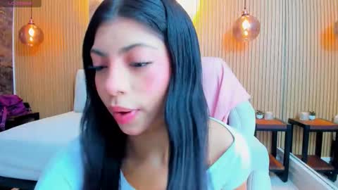 Snapshot of chloe_murray chatting on November 1, 7:05 pm CHLOE online show from November 1, 7:05 pm