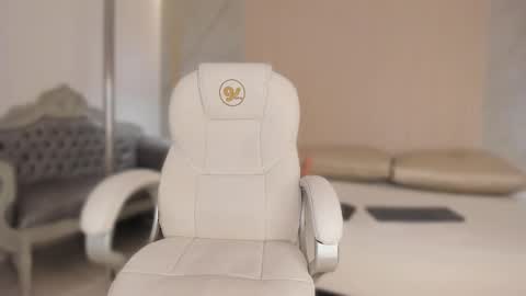  CHLOE  online show from March 25, 11:49 am