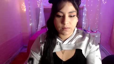 chloe_smith5 online show from September 17, 1:57 pm