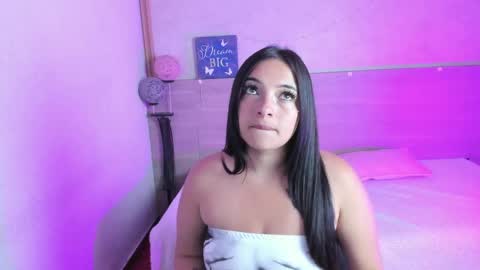 Snapshot of chloe_stark_ chatting on May 1, 12:21 pm chloe_stark_ online show from May 1, 12:21 pm