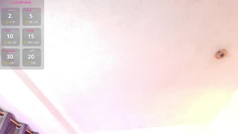 Snapshot of chloe_stark_ chatting on June 9, 3:40 am chloe_stark_ online show from June 9, 3:40 am