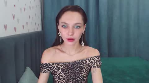 Chloe online show from October 28, 2:31 pm