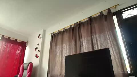 Snapshot of chloe_swarts chatting on November 2, 3:36 pm Lulu online show from November 2, 3:36 pm