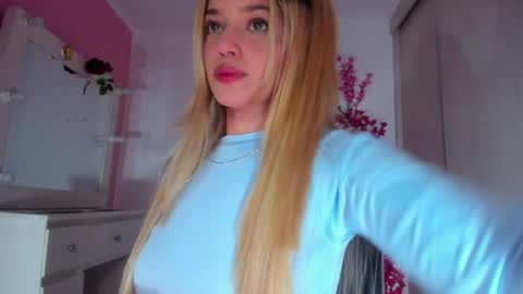 Chloe Miller  online show from April 22, 12:35 am