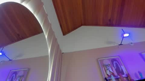   online show from December 20, 7:32 pm