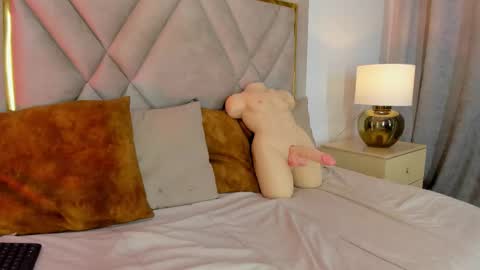 chloe_wilson7 online show from March 7, 1:57 am