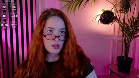 Snapshot of chloeaster chatting on June 28, 10:05 pm Chloe online show from June 28, 10:05 pm