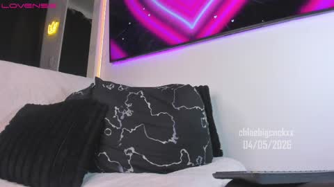 Snapshot of chloebigcockxx chatting on May 5, 3:36 am Im Chloe independent account online show from May 5, 3:36 am