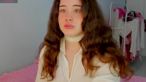 My name is Chloe Like my broadcast pls online show from June 19, 4:06 am