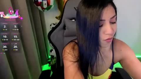 Snapshot of chloebum_ chatting on June 23, 10:57 am Chloe online show from June 23, 10:57 am