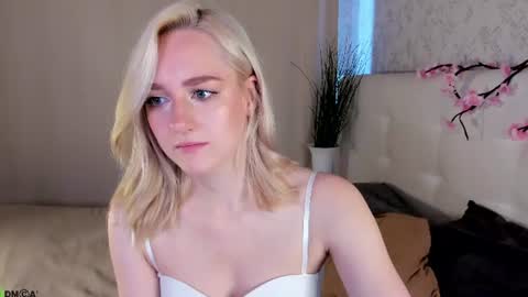 Chloe Deccker online show from June 30, 1:17 am