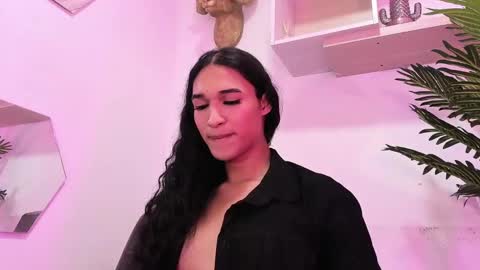 Snapshot of chloee_adams_ chatting on February 6, 11:48 pm Chloe online show from February 6, 11:48 pm