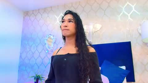 Snapshot of chloee_adams_ chatting on February 9, 12:09 pm Chloe online show from February 9, 12:09 pm