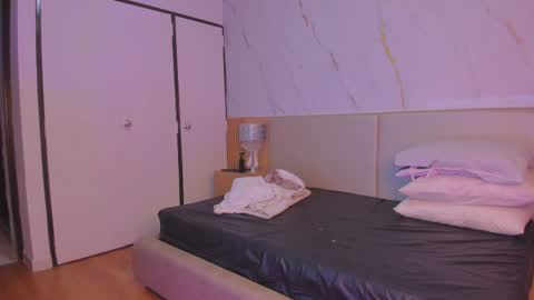 Chloee online show from November 18, 11:36 am