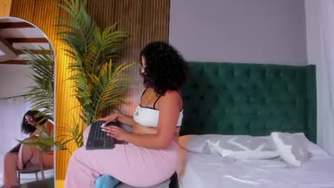 Chloe fixxx online show from June 13, 8:51 pm