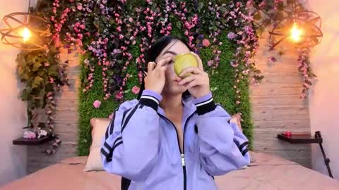 Chloe online show from December 17, 1:11 am