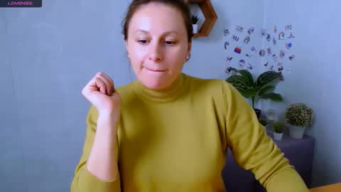 Chloe online show from October 14, 4:08 pm