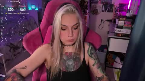 ChloeKohaku online show from December 19, 6:42 am